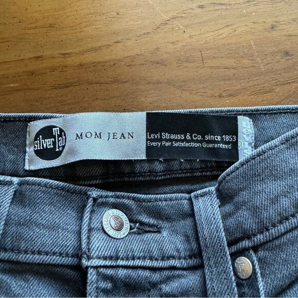 Levi’s SilverTab Mom Jeans In Charcoal Wash - Picture 4 of 4